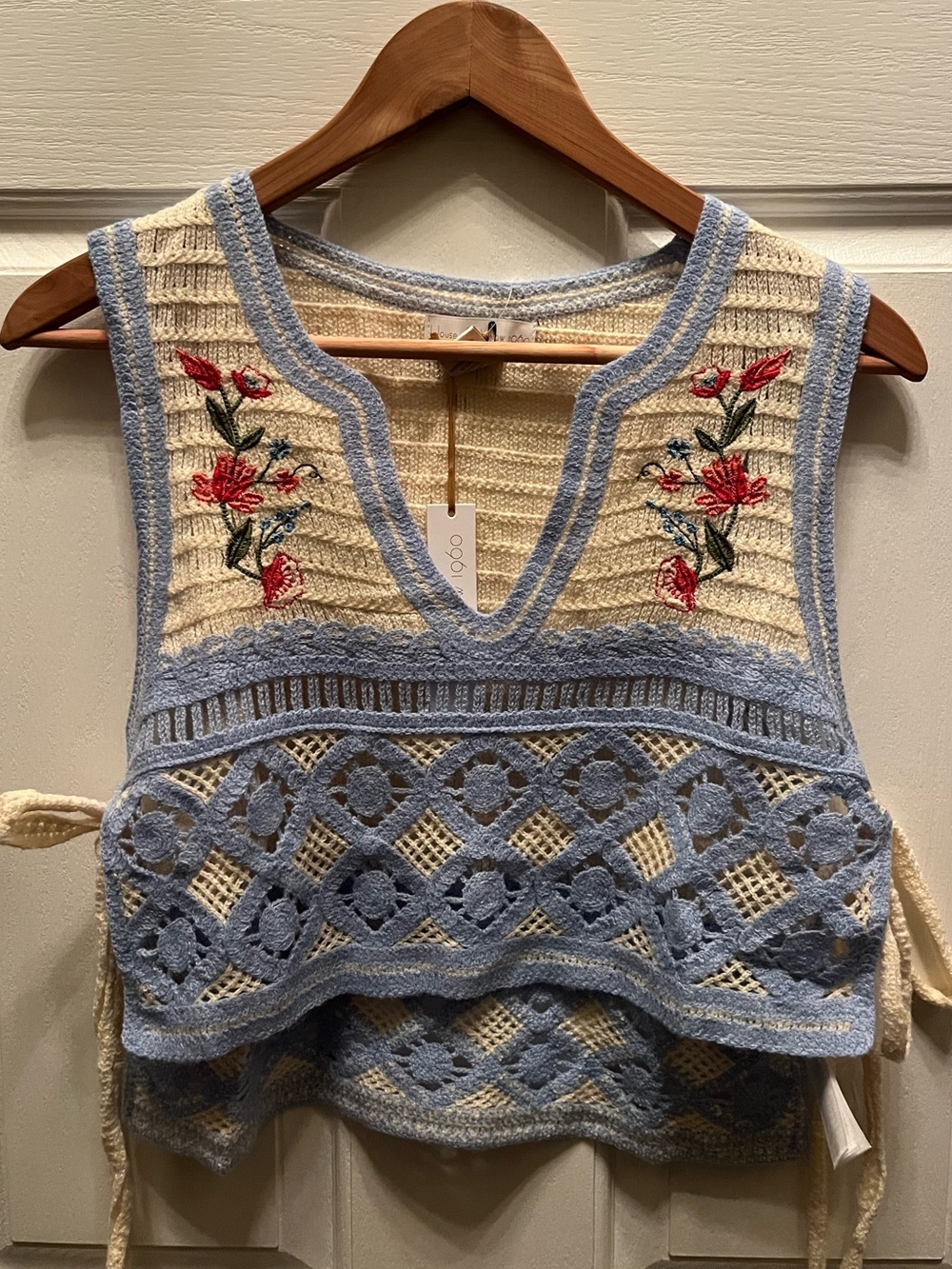 NWT HOUSE OF HARLOW 1960 WOMEN'S FLORAL EMBROIDERED SIDE TIE VEST- ONE SIZE